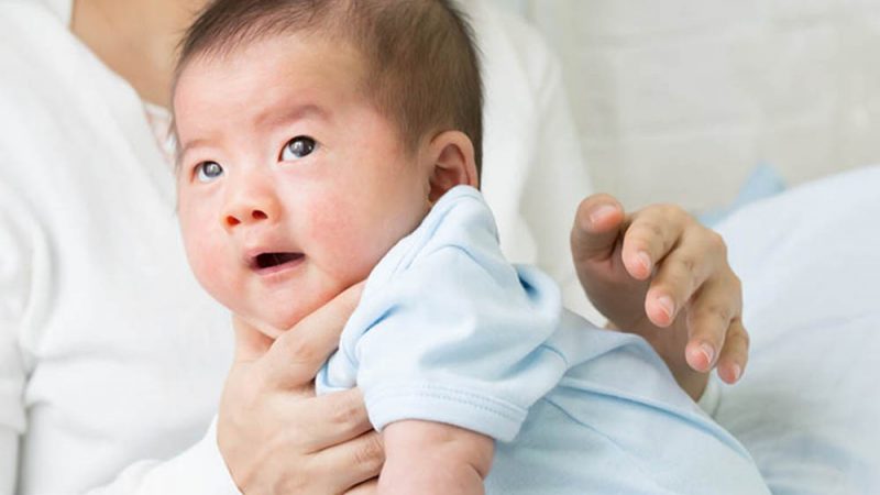 Mách bạn những mẹo trị nghẹt mũi cho trẻ sơ sinh hiệu quả