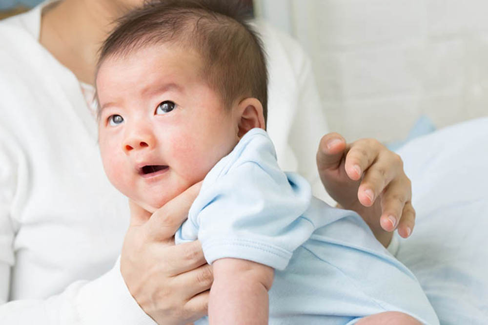 Mách bạn những mẹo trị nghẹt mũi cho trẻ sơ sinh hiệu quả